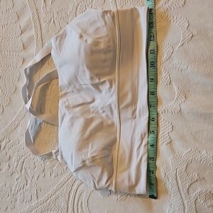 Beautiful White Lululemon Sports Bra
